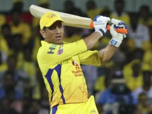 Dhoni_CSK_hit_AP009