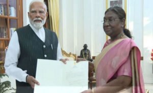 ರಾಷ್ಟ್ರಪತಿ ಬಳಿ ಸರ್ಕಾರ ರಚನೆಗೆ ಹಕ್ಕು ಮಂಡಿಸಿದ ಮೋದಿ! PM-Modi-meets-President-Murmu-stakes-claim-to-form-government