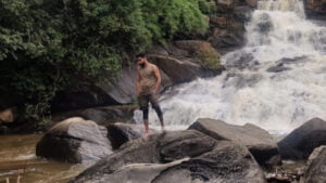 a-young-man-died-after-falling-off-a-cliff-while-clicking-a-selfie-in-Shivamogga-hosanagara-abbi-falls