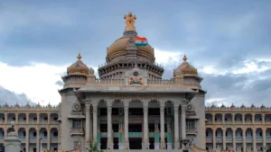 ಕಾಂಗ್ರೆಸ್ ನಲ್ಲಿ ಬಿರುಗಾಳಿ; ಡಿಕೆಶಿಗೆ ಸಿಎಂ ಸ್ಥಾನ ನೀಡಬೇಕಂತೆ! the-government-ordered-the-re-transfer-of-the-officers-who-were-transferred-for-the-election