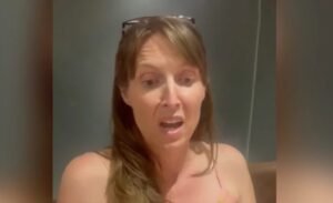 us-woman-jaipur-fake-gold