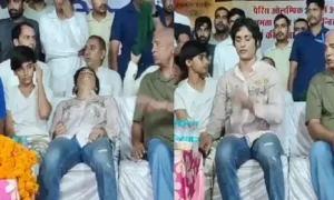 ಸನ್ಮಾನ ಸಮಾರಂಭದಲ್ಲಿ ಪ್ರಜ್ಞೆ ತಪ್ಪಿ ಬಿದ್ದ ವಿನೇಶ್ ಫೋಗಟ್! Vinesh-Phogat-15-1