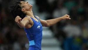 ಇಡೀ ಭಾರತವೇ ನಿಮ್ಮ ಬೆನ್ನಿಗಿದೆ ನೀವೇ ಚಾಂಪಿಯನ್ ಎಂದ ಬಾಲಿವುಡ್! vinesh-4