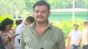 ಶಾಸಕ ಮುನಿರತ್ನ ಮನೆ ಮೇಲೆ ಎಸ್ ಐಟಿ ದಾಳಿ! Munirathna (1)