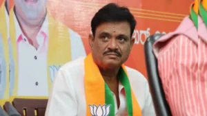 ಮುನಿರತ್ನ ಮನೆಯಲ್ಲಿ ಸಿಕ್ಕ ಪೆನ್ ಡ್ರೈವ್ ಗಳಲ್ಲಿ ರಾಜಕೀಯ ನಾಯಕರ ವಿಡಿಯೋ? mla-munirathna-bail-plea-hearing-adjourned-to-tomorrow