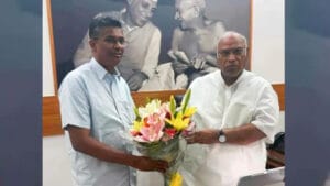 ಎಐಸಿಸಿ ಅಧ್ಯಕ್ಷ ಮಲ್ಲಿಕಾರ್ಜುನ ಖರ್ಗೆ ಭೇಟಿ ಮಾಡಿದ ಜಾರಕಿಹೊಳಿ! Satish-Jarakiholi-1