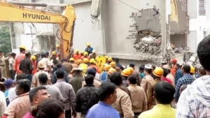 ಬೆಂಗಳೂರು ದುರಂತ; 2 ಲಕ್ಷ ಪರಿಹಾರ ಘೋಷಿಸಿದ ಮೋದಿ building-collapse
