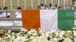 ಮುಂಬೈನಲ್ಲಿ ನಡೆದ ರತನ್ ಟಾಟಾ ಅಂತ್ಯ ಸಂಸ್ಕಾರ! ratan-tata-cremation-1