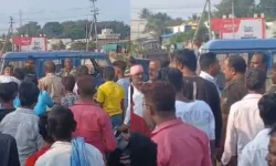 ಬೈಕ್ ವ್ಹೀಲಿಂಗ್ ತಡೆದಿದ್ದಕ್ಕೆ ಕಾನ್ಸ್ ಟೇಬಲ್ ಮೇಲೆ ಹಲ್ಲೆ!