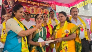 ಜಾತಿ-ಧರ್ಮ ಎಂಬುವುದು ಸಮಾಜಕ್ಕೆ ಕಂಠಕವೇ ಹೊರತು, ಮಾನವನಿಗೆ ಉಪಯುಕ್ತವಲ್ಲ; ಡಾ. ನಾಗಲಕ್ಷ್ಮೀ ಚೌಧರಿ WhatsApp Image 2024-11-18 at 8.12.33 PM