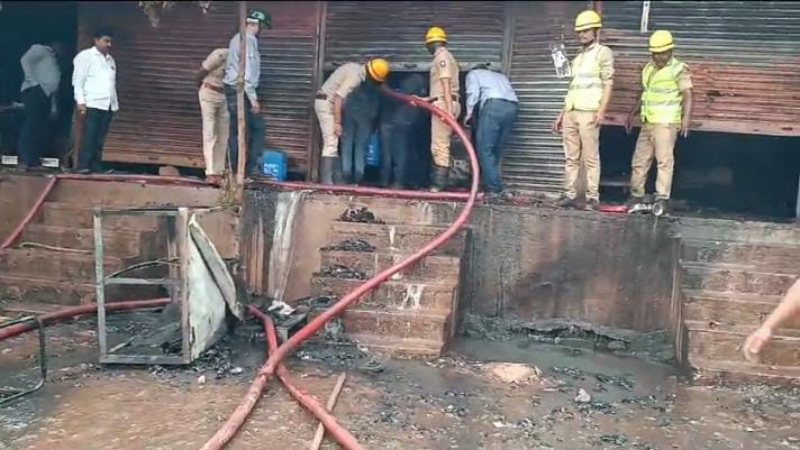 ಆಕಸ್ಮಿಕ ಬೆಂಕಿಗೆ ಅಂಗಡಿಗಳು ಸುಟ್ಟು ಭಸ್ಮ