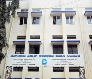 ಸರ್ಕಾರಿ ಕಚೇರಿಗಳ ಮೇಲೆ ದಾಳಿ ನಡೆಸಿದ ಲೋಕಾಯುಕ್ತ ಅಧಿಕಾರಿಗಳು