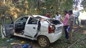 ಕಂದಕಕ್ಕೆ ಉರುಳಿ ಬಿದ್ದ ಕಾರು; ಮೂವರು ಸ್ಥಳದಲ್ಲೇ ಸಾವು