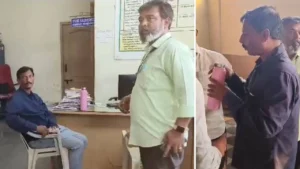 ಲಂಚದ ಹಣ ನುಂಗಿದ ಅಧಿಕಾರಿ; ಕಕ್ಕಿಸಿದ ಲೋಕಾಯುಕ್ತ