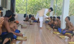 ಮುಸ್ಲಿಮರ ಮನೆಯಲ್ಲಿ ಅಯ್ಯಪ್ಪ ಸ್ವಾಮಿ ಭಕ್ತರಿಗೆ ಸೇವೆ!